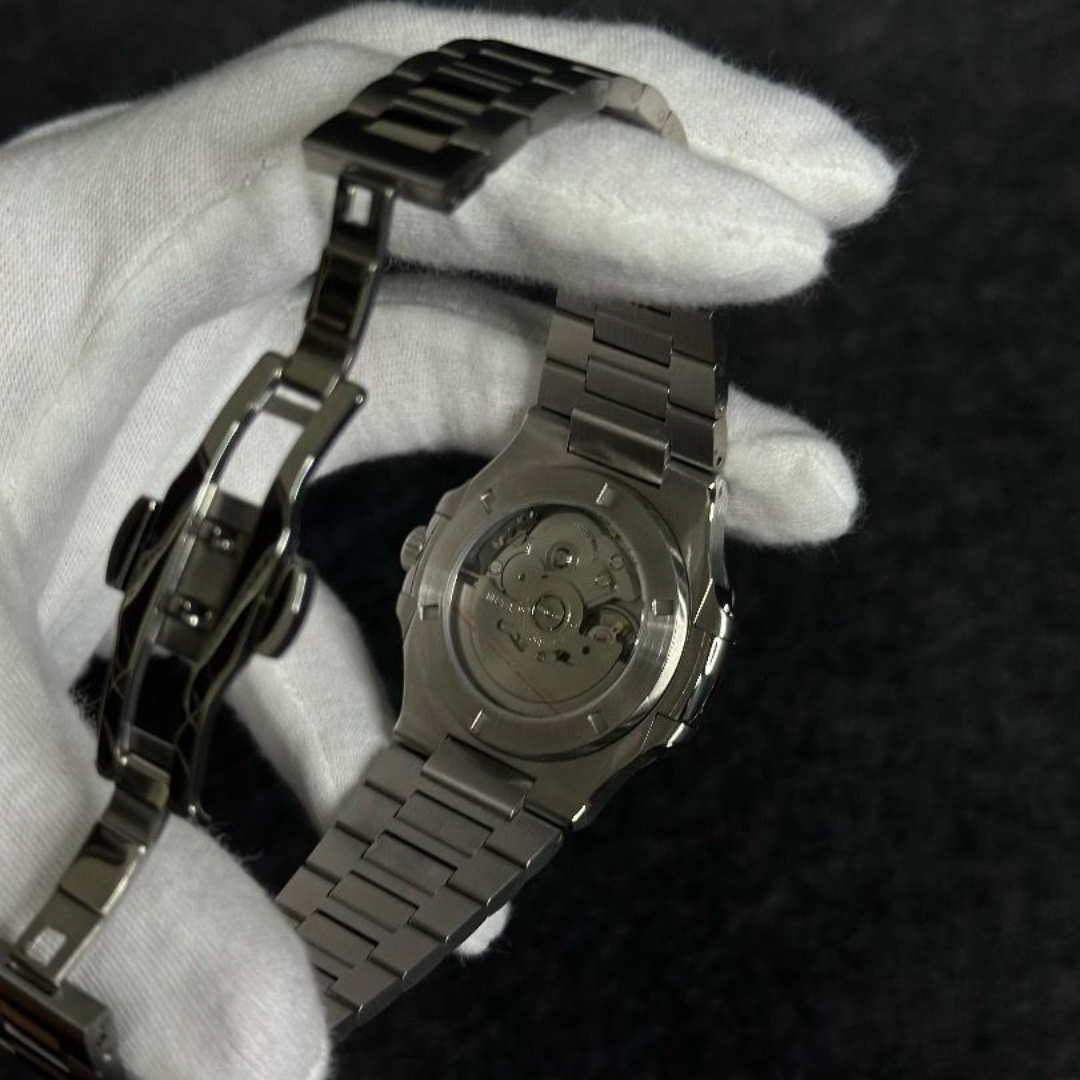 SEIKONAUTILUS WHITE MEN'S MOD WATCH
