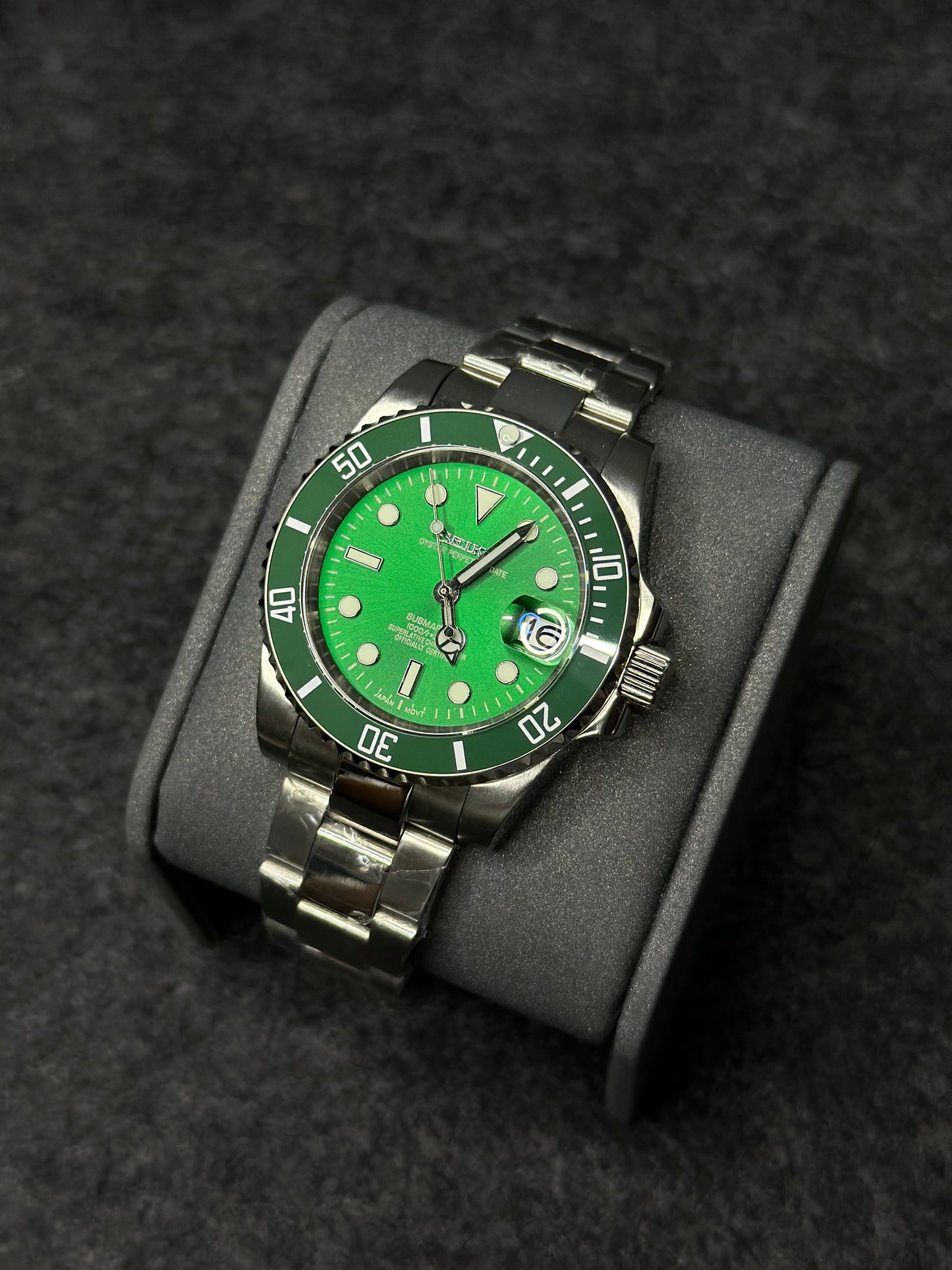 SEIKOMARINER EMERALD MEN'S MOD WATCH
